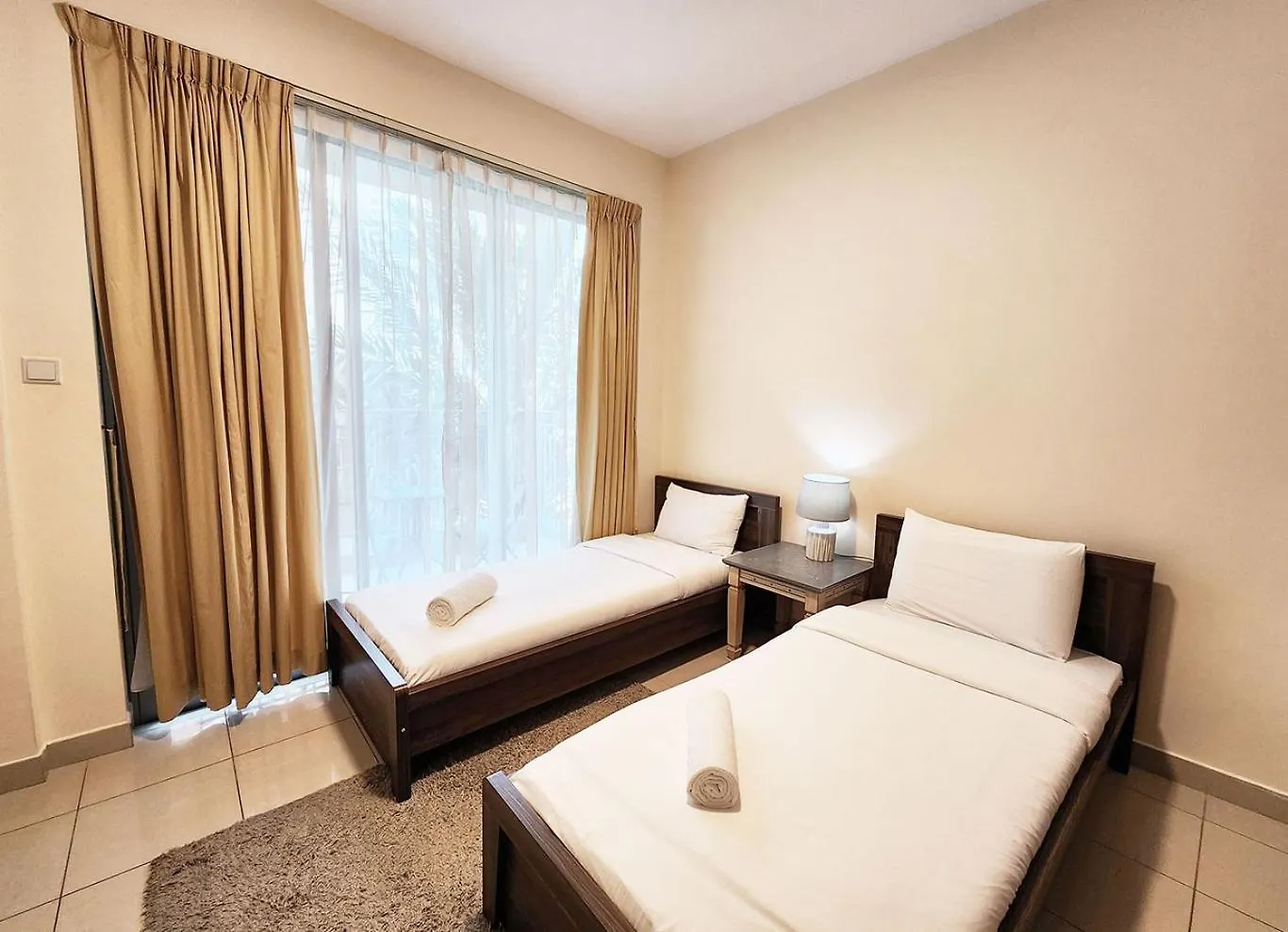 Rh- The Perfect Family Getaway, 3Br In Standpoint Tower Lägenhet Dubai