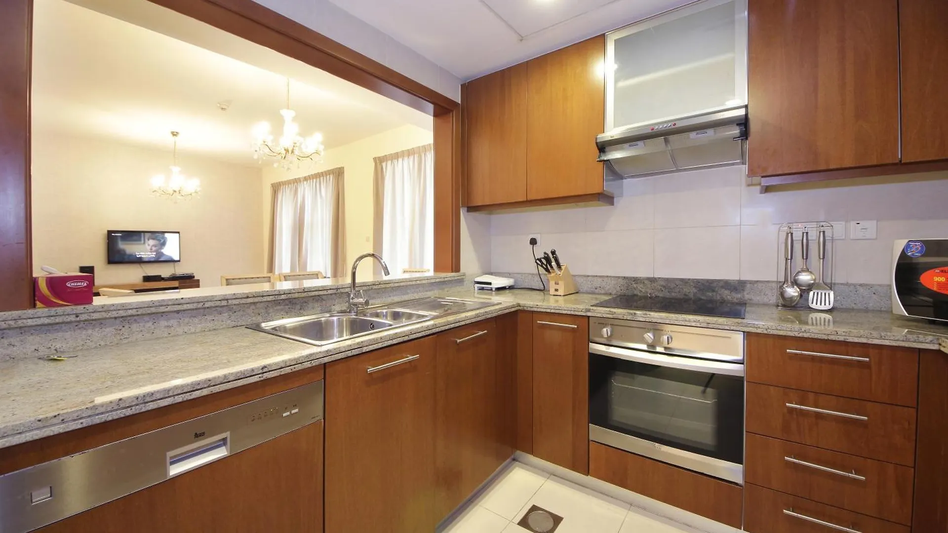 Rh- The Perfect Family Getaway, 3Br In Standpoint Tower Lägenhet Dubai